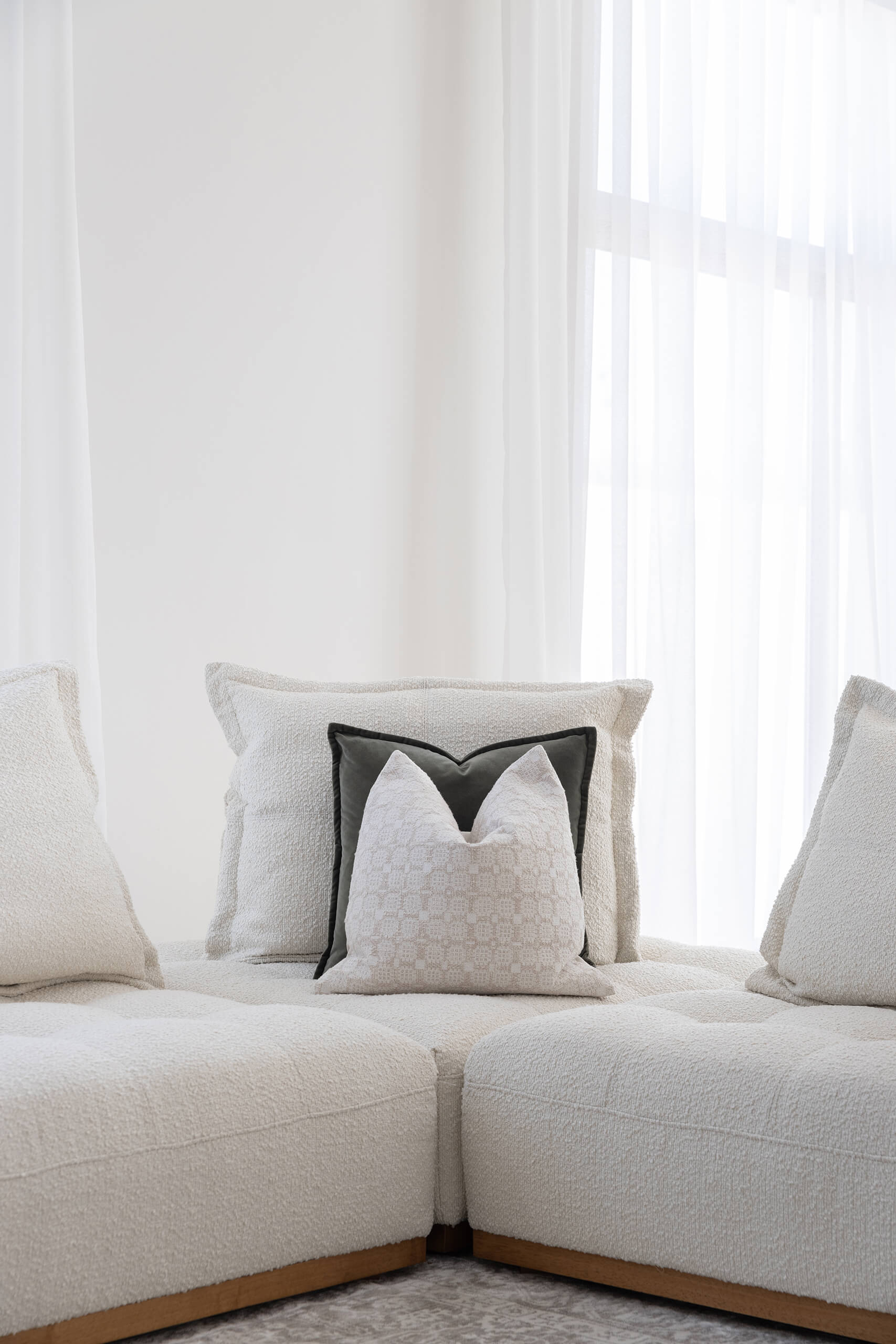 sufouh-serenity-contemporary-chic-retreat-img9